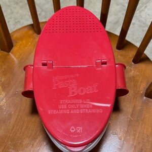 Red Microwave Pasta Boat with Strainer